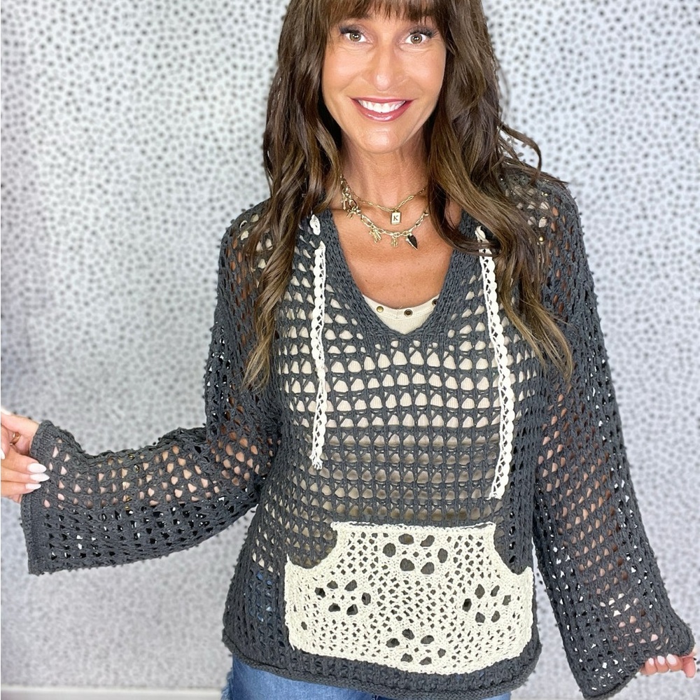 POL Black and Cream V-Neck Sweater - Picture 2 of 4